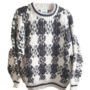 Vintage Ecquadorian Sweater Size M/L Wool Chunky Black white Heavy fisherman